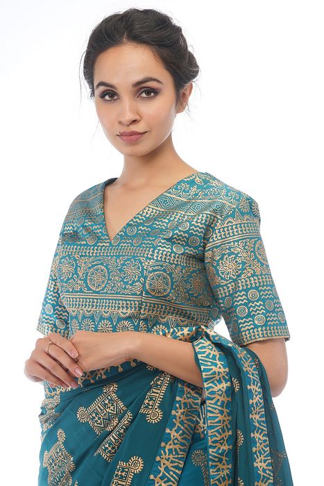 A model showcasing Dual Tone Silk Saree by Shruti S Label from Shruti S Label's collection