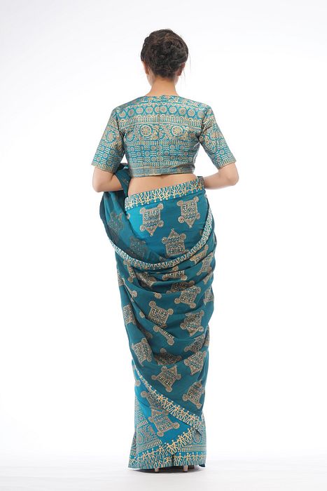 A model showcasing Dual Tone Silk Saree by Shruti S Label from Shruti S Label's collection