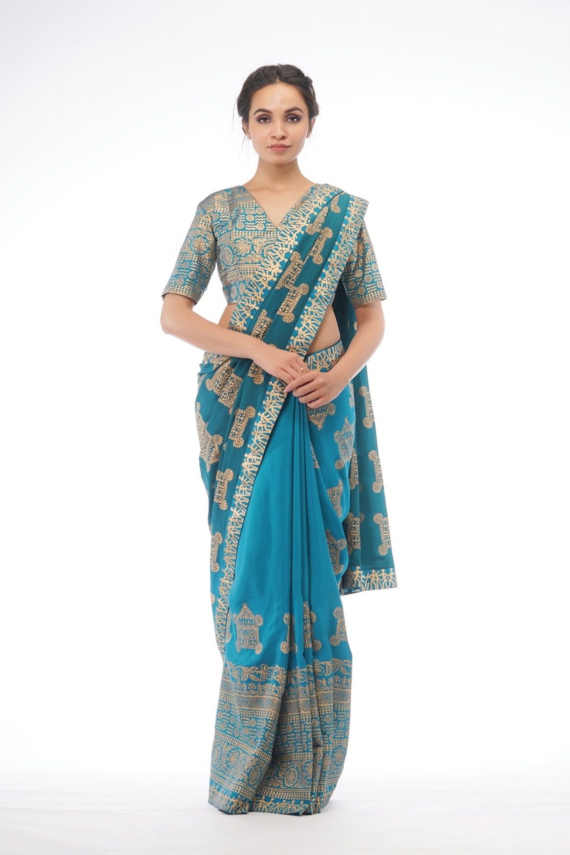 A model showcasing Dual Tone Silk Saree Feature image by Shruti S Label from Shruti S Label's collection