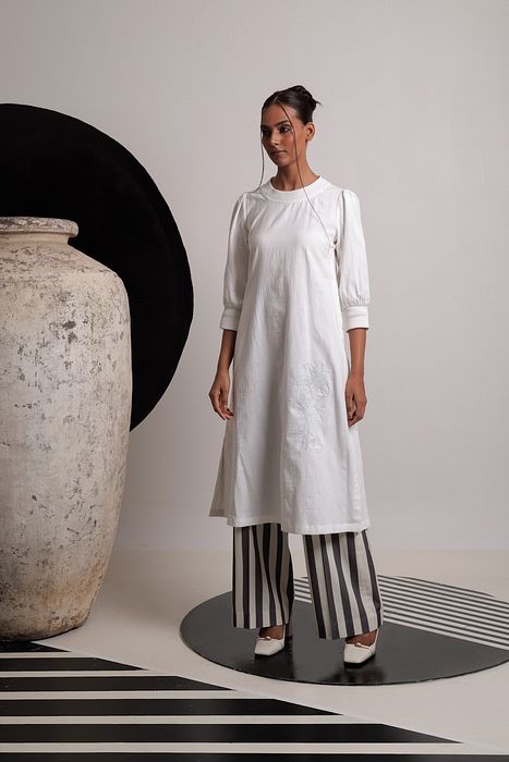 A model showcasing Noamd Coord Set by Nautanky from Nautanky's collection