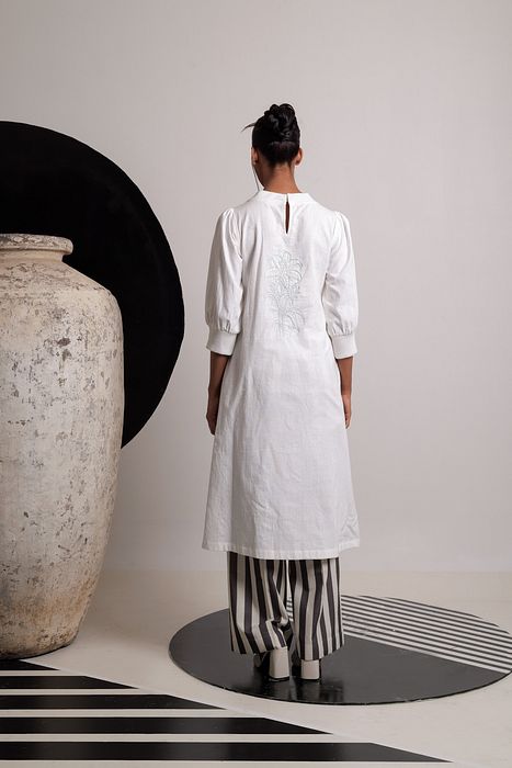 A model showcasing Noamd Coord Set by Nautanky from Nautanky's collection