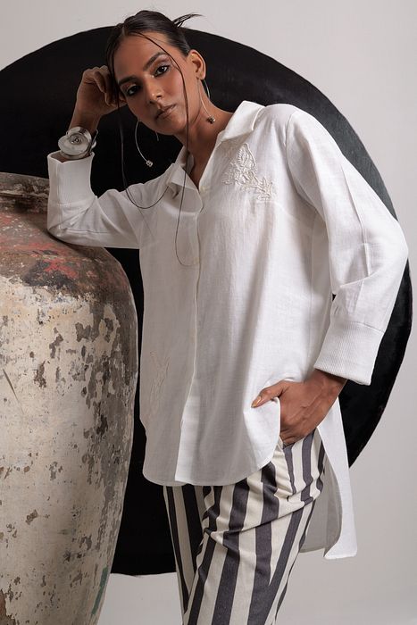 A model showcasing Harmony Coord Set by Nautanky from Nautanky's collection