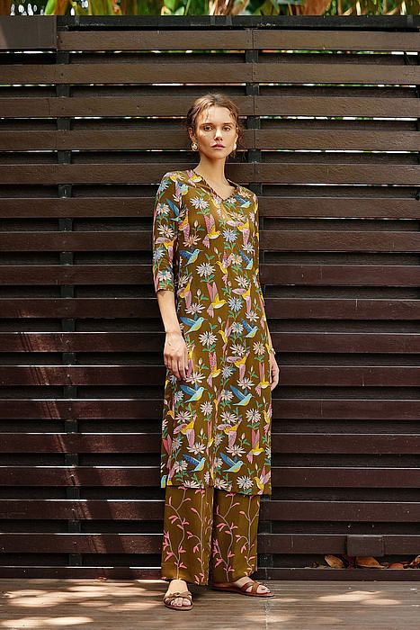A model showcasing Aviary Kurta With Straight Pants by Nautanky from Nautanky's collection