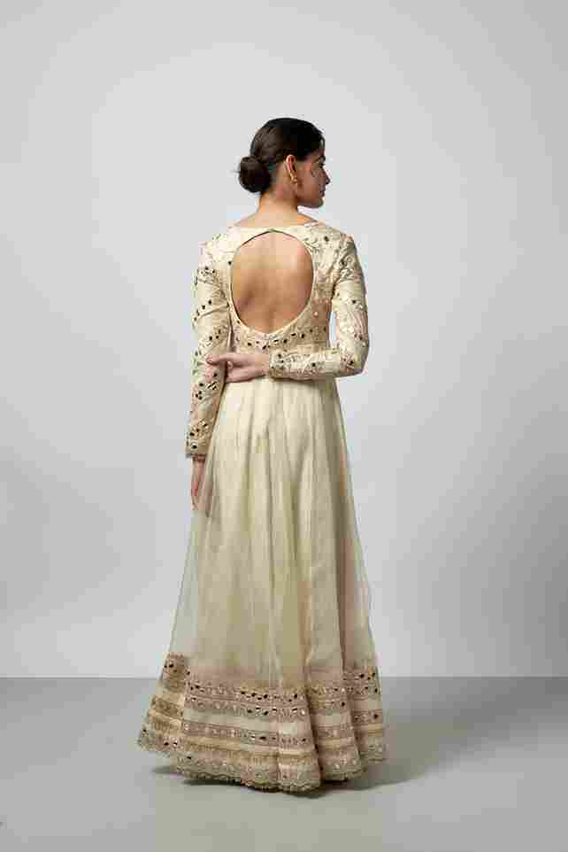 A model showcasing Bhoomija Ag Set by Gopi Vaid from Gopi Vaid's collection