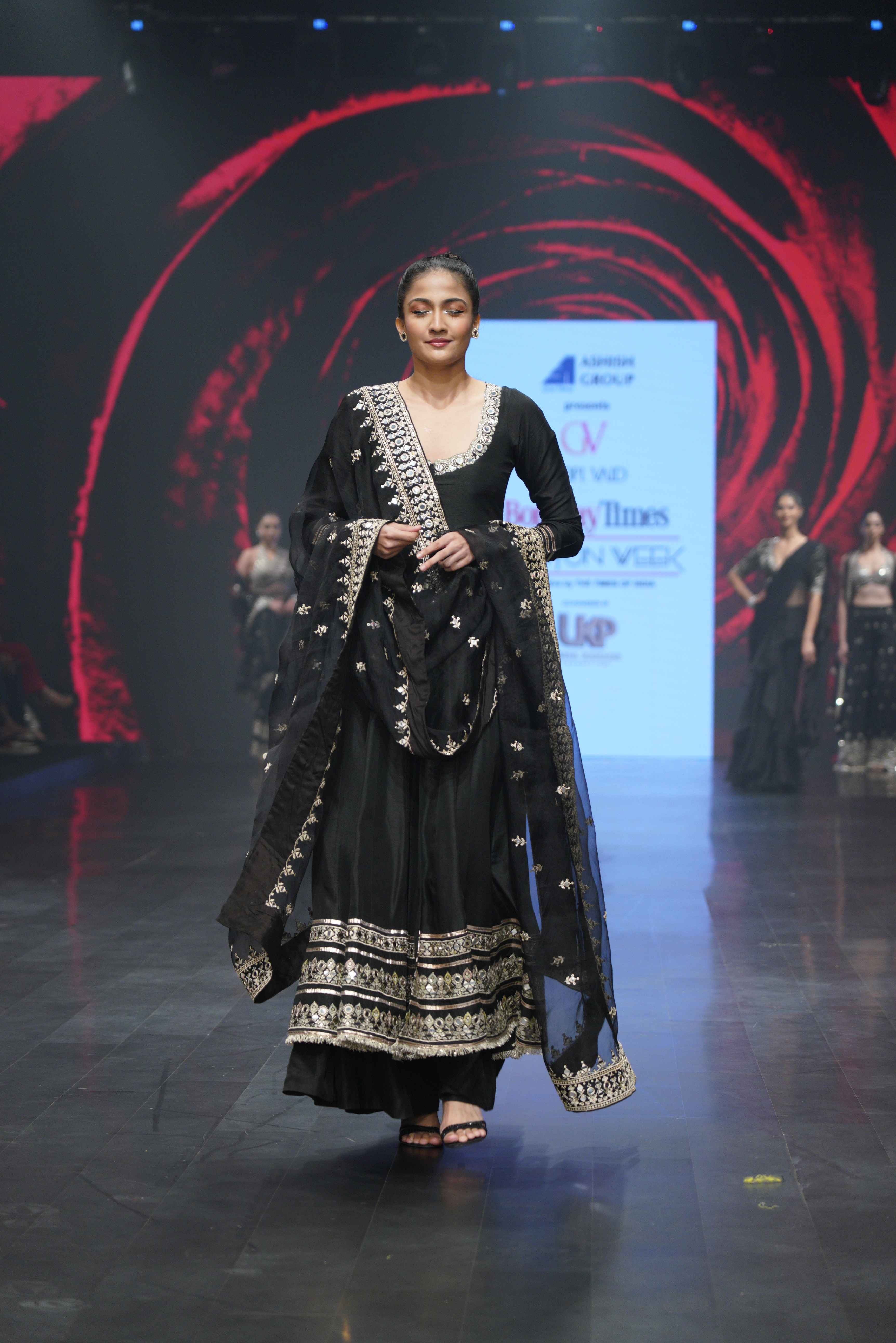 A model showcasing Srivani Ag Set by Gopi Vaid from Gopi Vaid's collection
