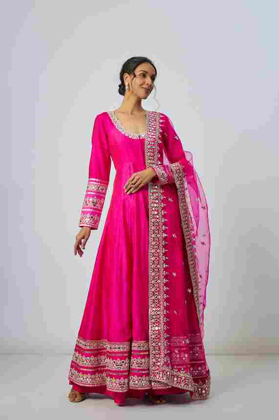 A model showcasing Pink Srivani Ag Set Feature image by Gopi Vaid from Gopi Vaid's collection