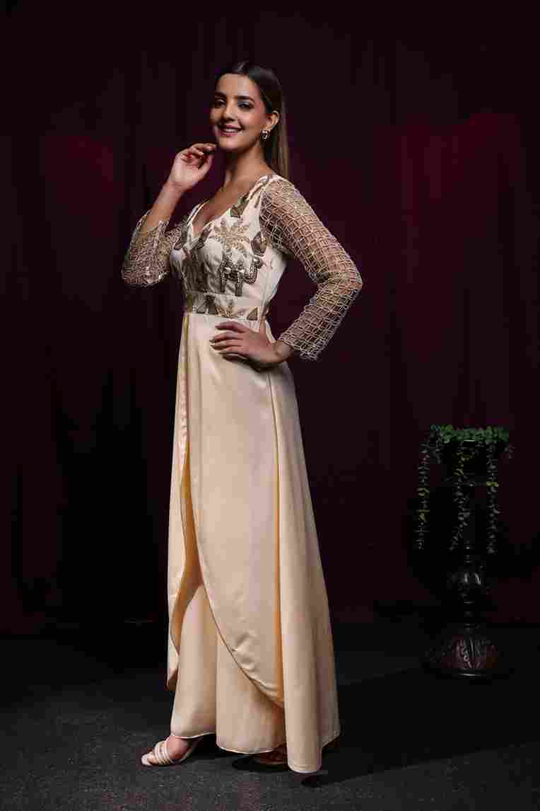 A model showcasing Quranic Indistyle Kurta Pant by Kanika Verma Couture from Kanika Verma Couture's collection