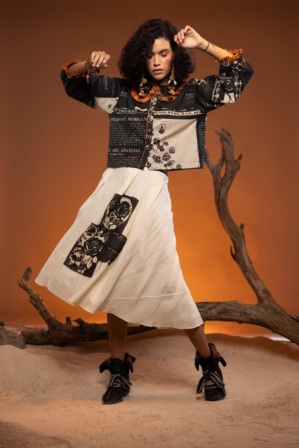 A model showcasing Black Juniper Top Feature image by Capisvirleo from Capisvirleo's collection