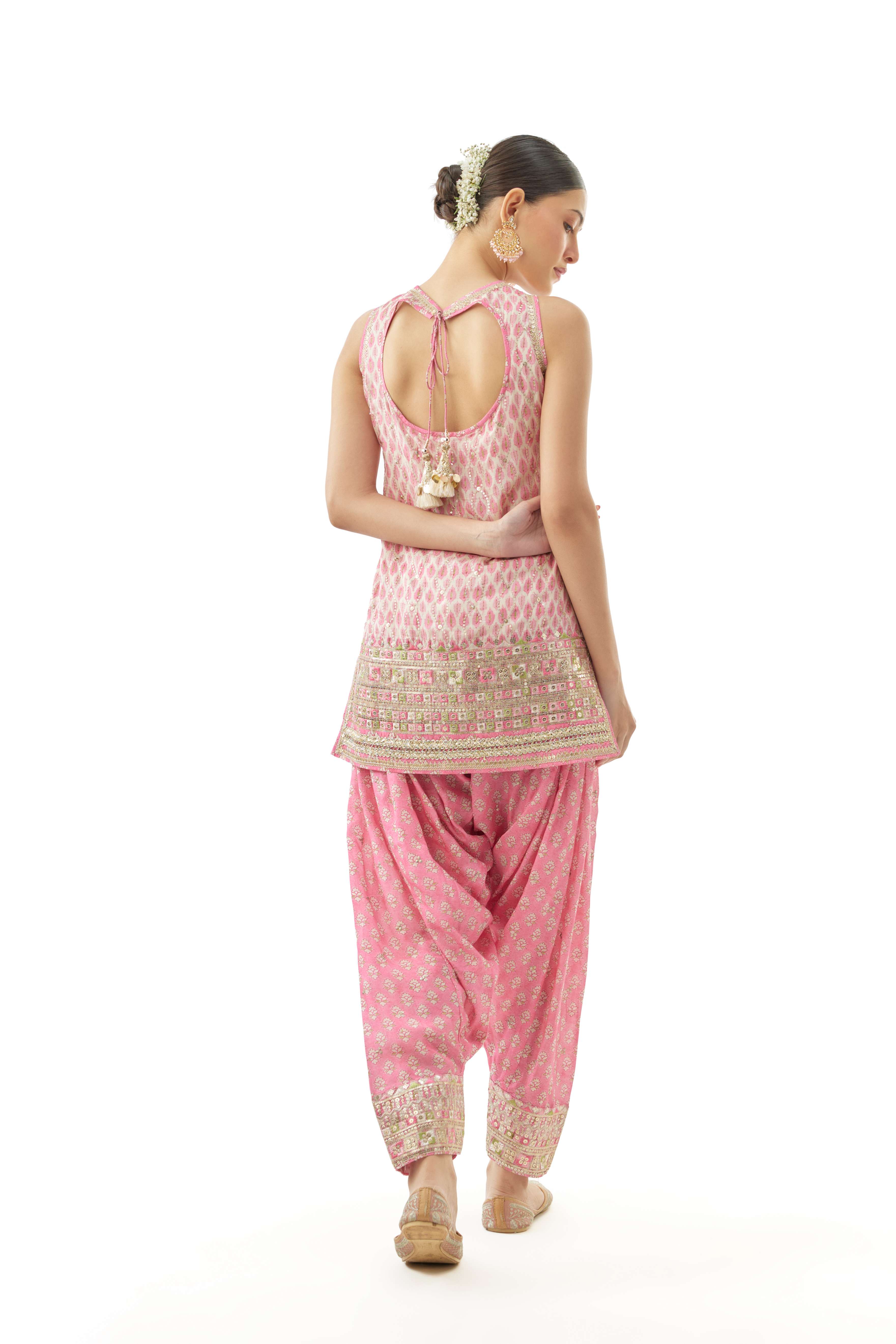 A model showcasing Nandini Kurta With Farshi Salwar Set by Gopi Vaid from Gopi Vaid's collection