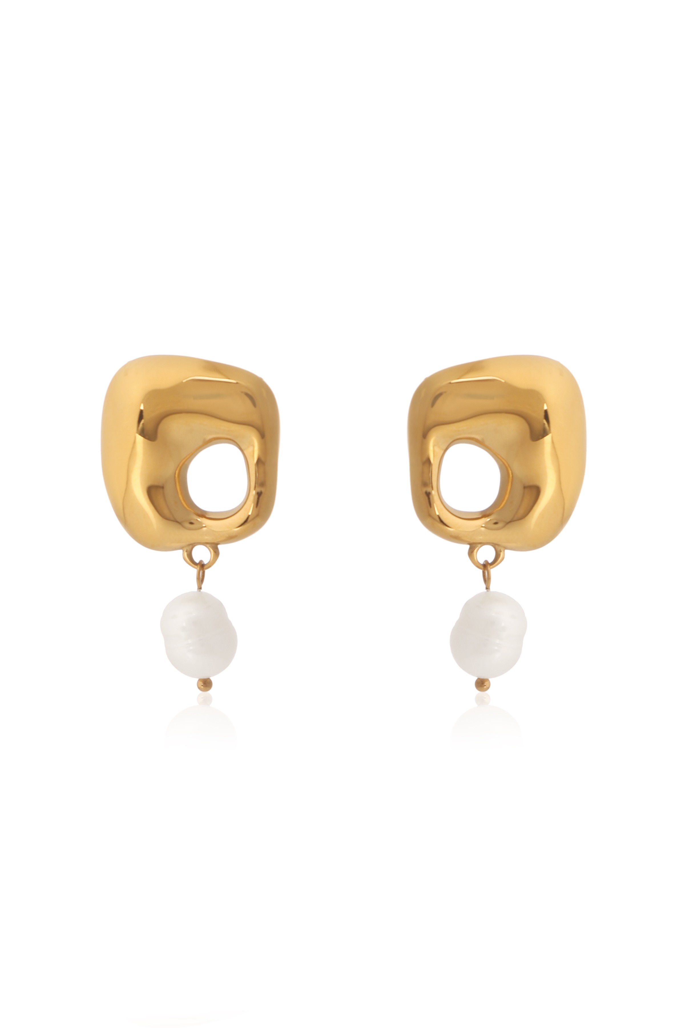 A model showcasing Square Chic Earrings by Dusala from Dusala's collection A model showcasing Square Chic Earrings by Dusala from Dusala's collection