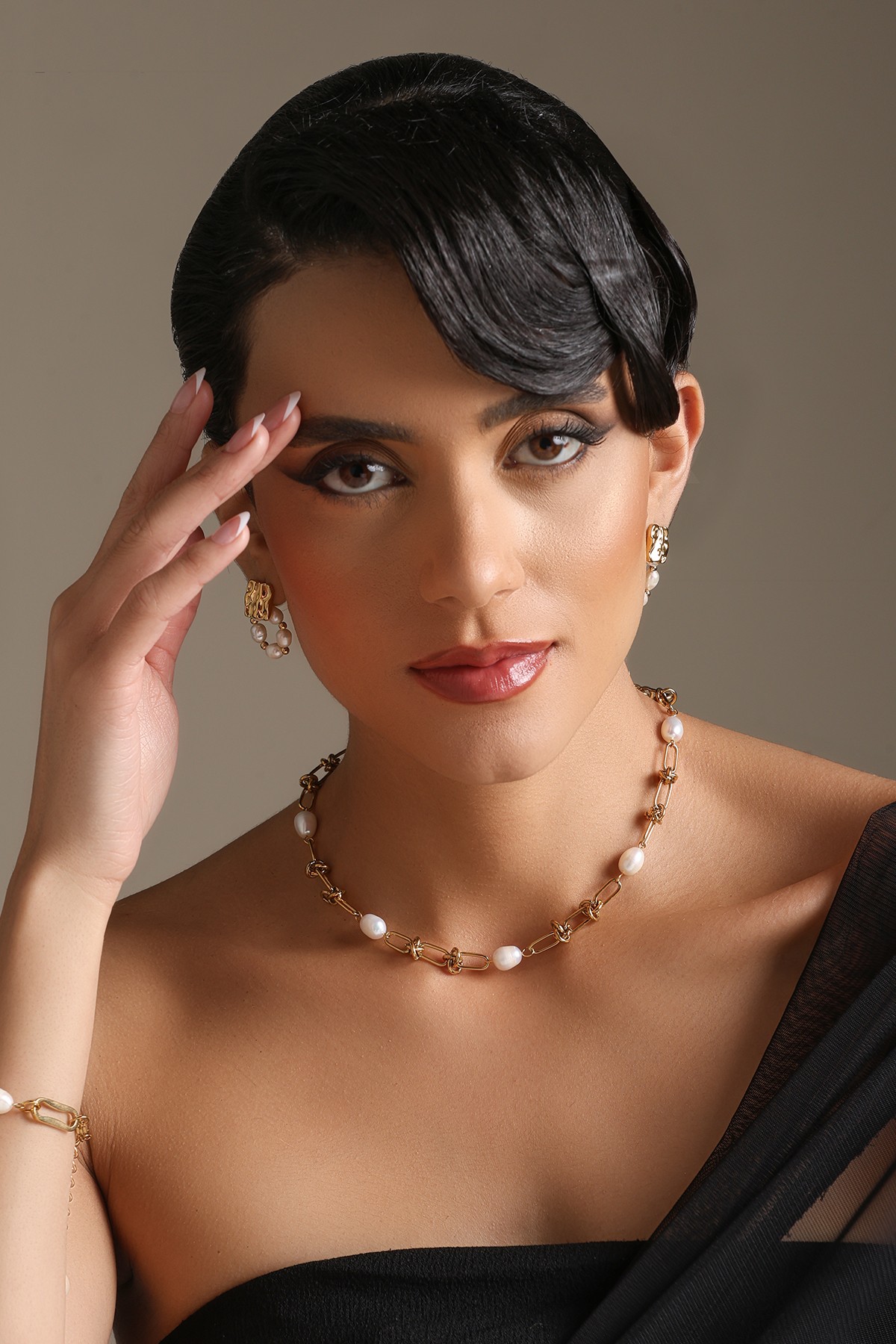 A model showcasing Versatile Set Pendant Feature image by Dusala from Dusala's collection