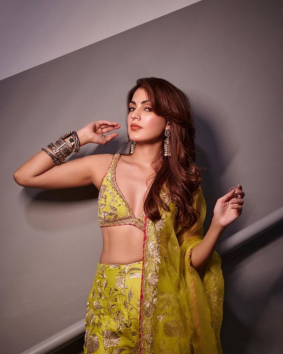 A model showcasing Rhea Chakraborty In Golconda Sukoon Pant Set by Gopi Vaid from Gopi Vaid's collection