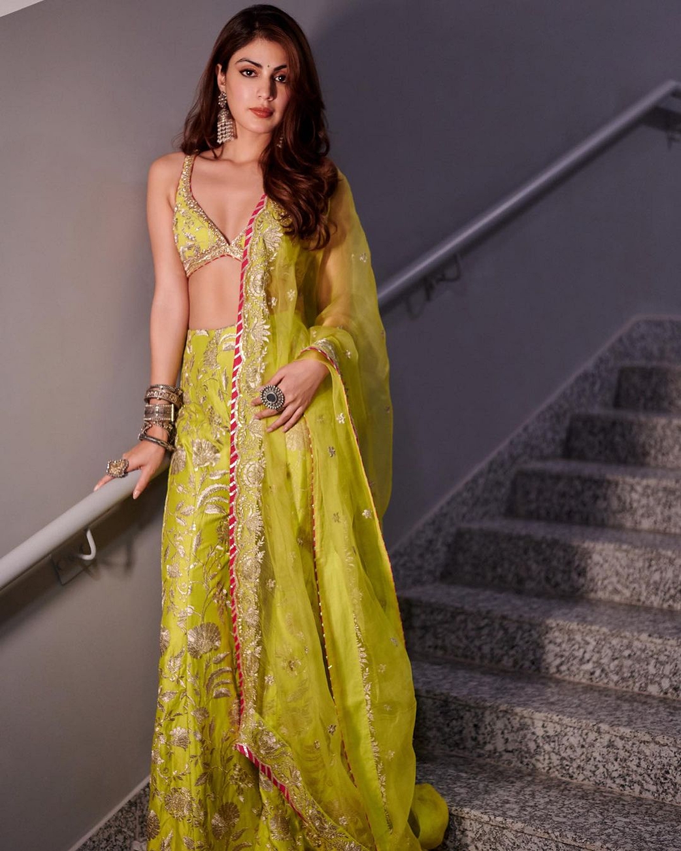 A model showcasing Rhea Chakraborty In Golconda Sukoon Pant Set Feature image by Gopi Vaid from Gopi Vaid's collection