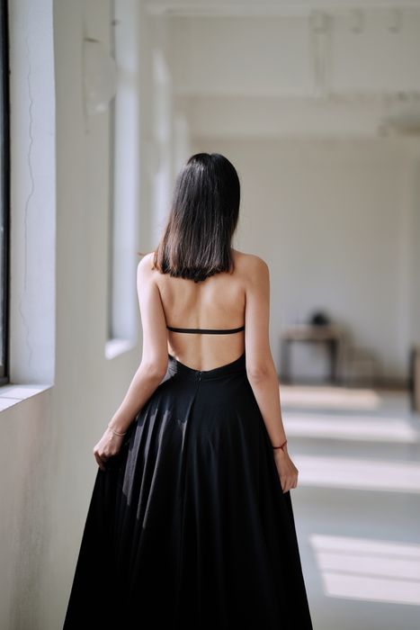 A model showcasing Karishma Mehta In Black Golconda Fana Gown by Gopi Vaid from Gopi Vaid's collection