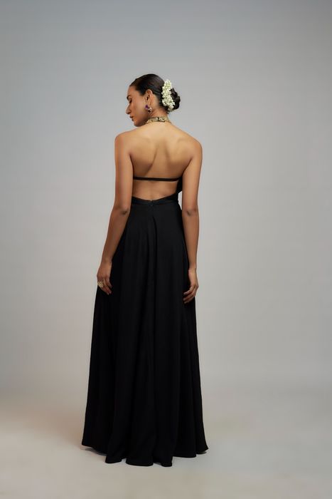 A model showcasing Karishma Mehta In Black Golconda Fana Gown by Gopi Vaid from Gopi Vaid's collection