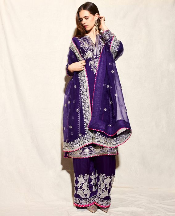 A model showcasing Kalki Koechlin In Purple Golconda Amaya Palazzo Set by Gopi Vaid from Gopi Vaid's collection