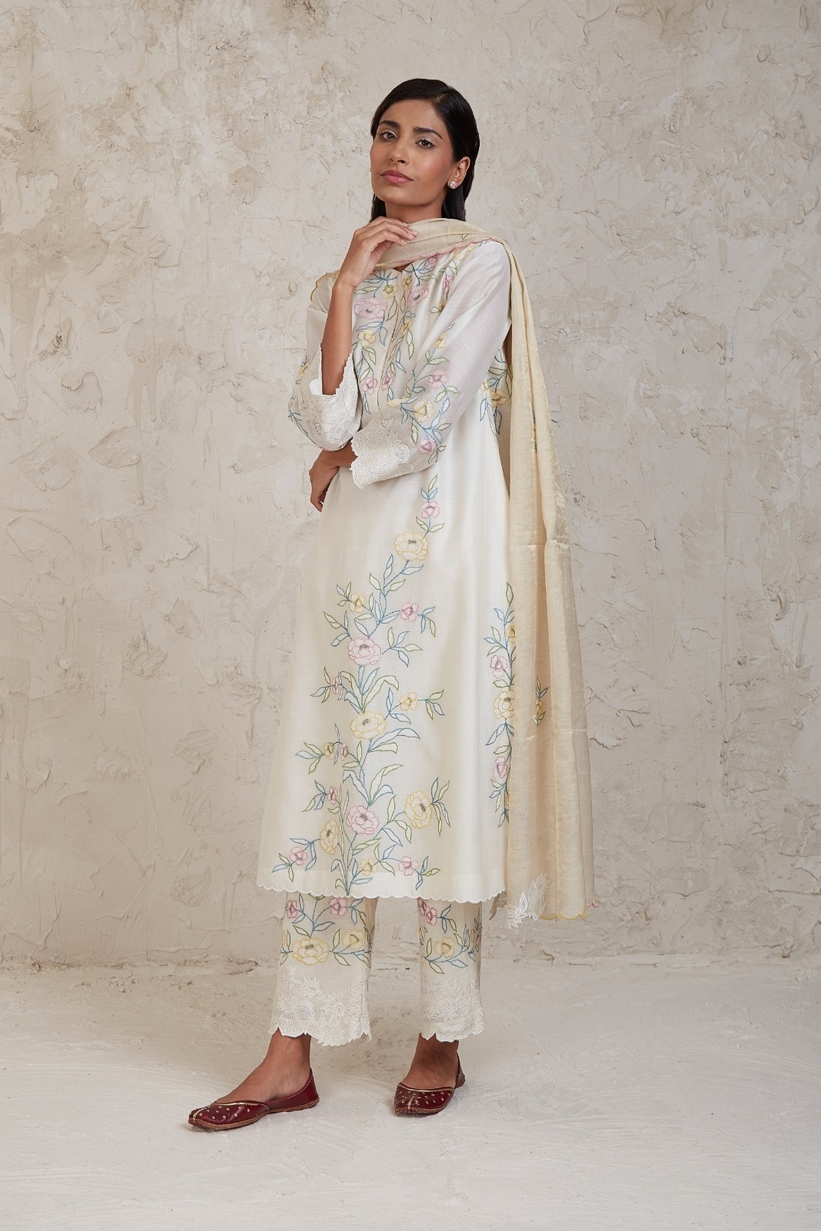 A model showcasing Aima Off White A Line Kurta Set Feature image by Sue Mue from Sue Mue's collection