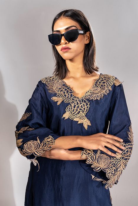 A model showcasing Navy Blue Zari Kurta Set by Shruti S Label from Shruti S Label's collection