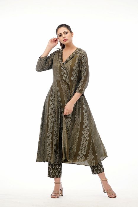A model showcasing Hand Painted Kalidaar Suit by Shruti S Label from Shruti S Label's collection