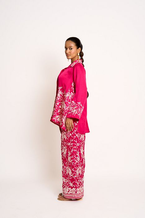 A model showcasing Rani Pink Alaya Twin Set by Ashtar from Ashtar's collection
