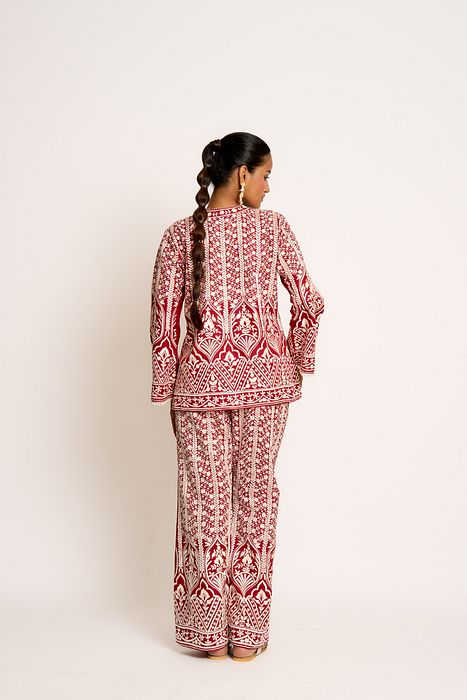 A model showcasing Aisha Twin Set by Ashtar from Ashtar's collection